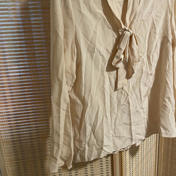 CUYANA Silk V-Neck Blouse size M - Picture 6 of 9